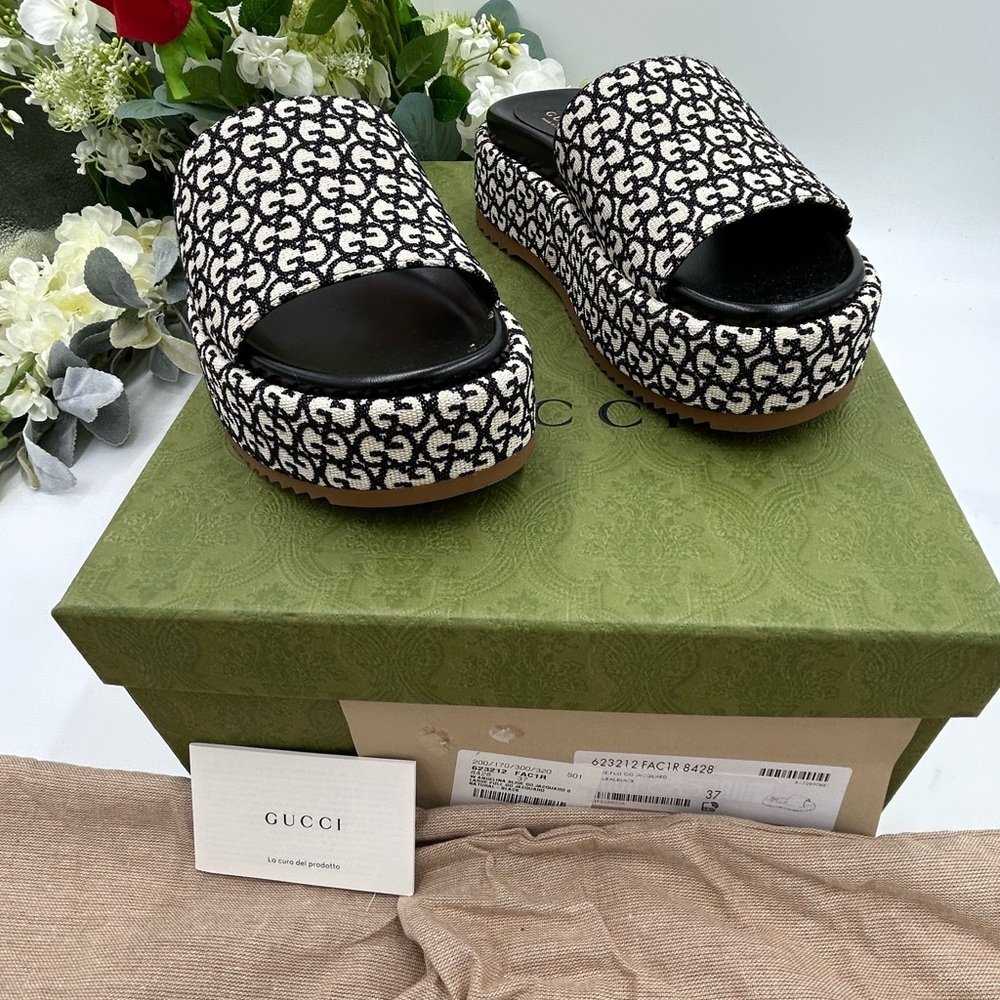 Women's Gucci, Angelina platform, thong sandals size 37 made in Italy - Picture 2 of 11